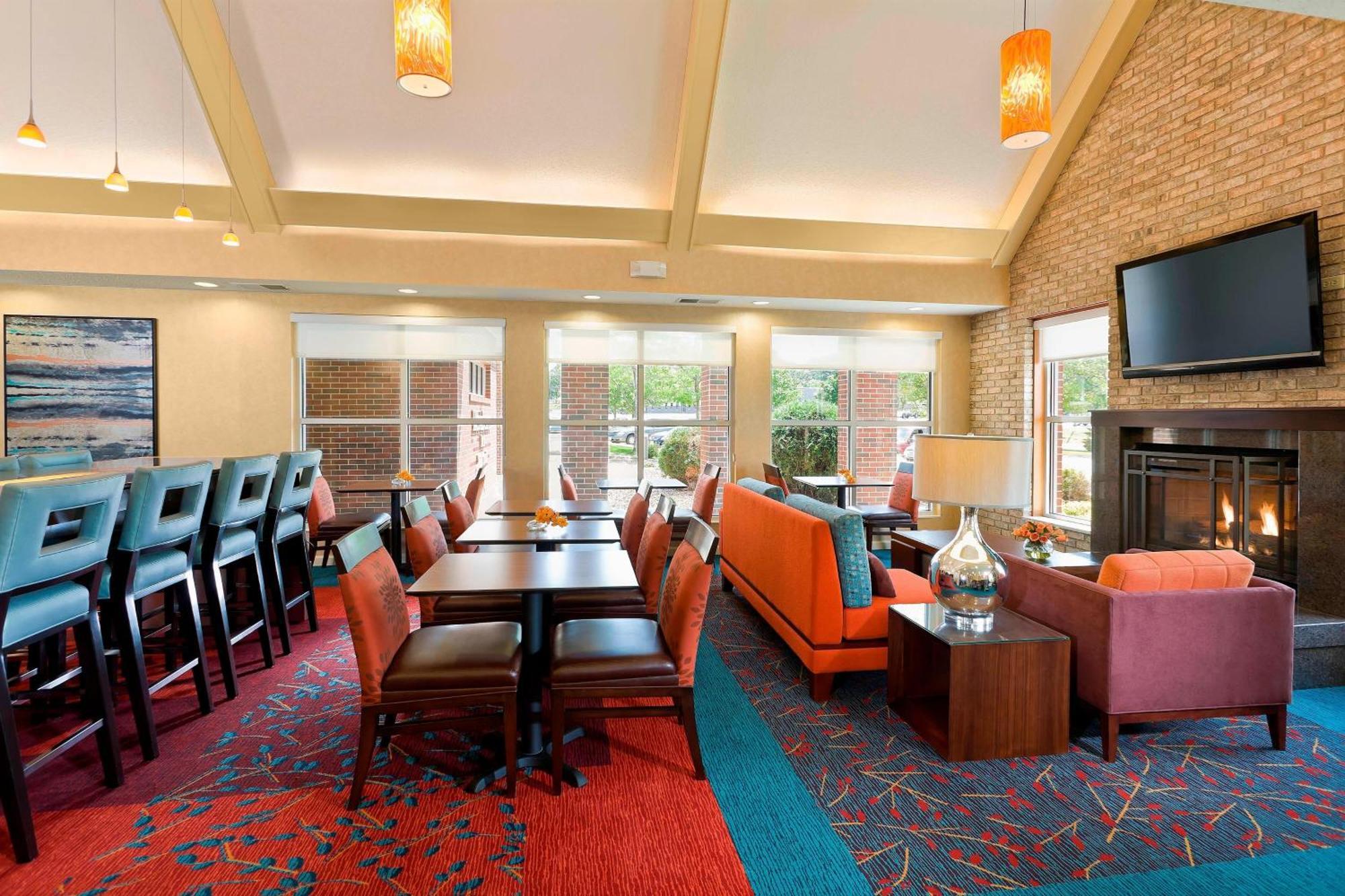 Residence Inn By Marriott Cedar Rapids Exterior photo