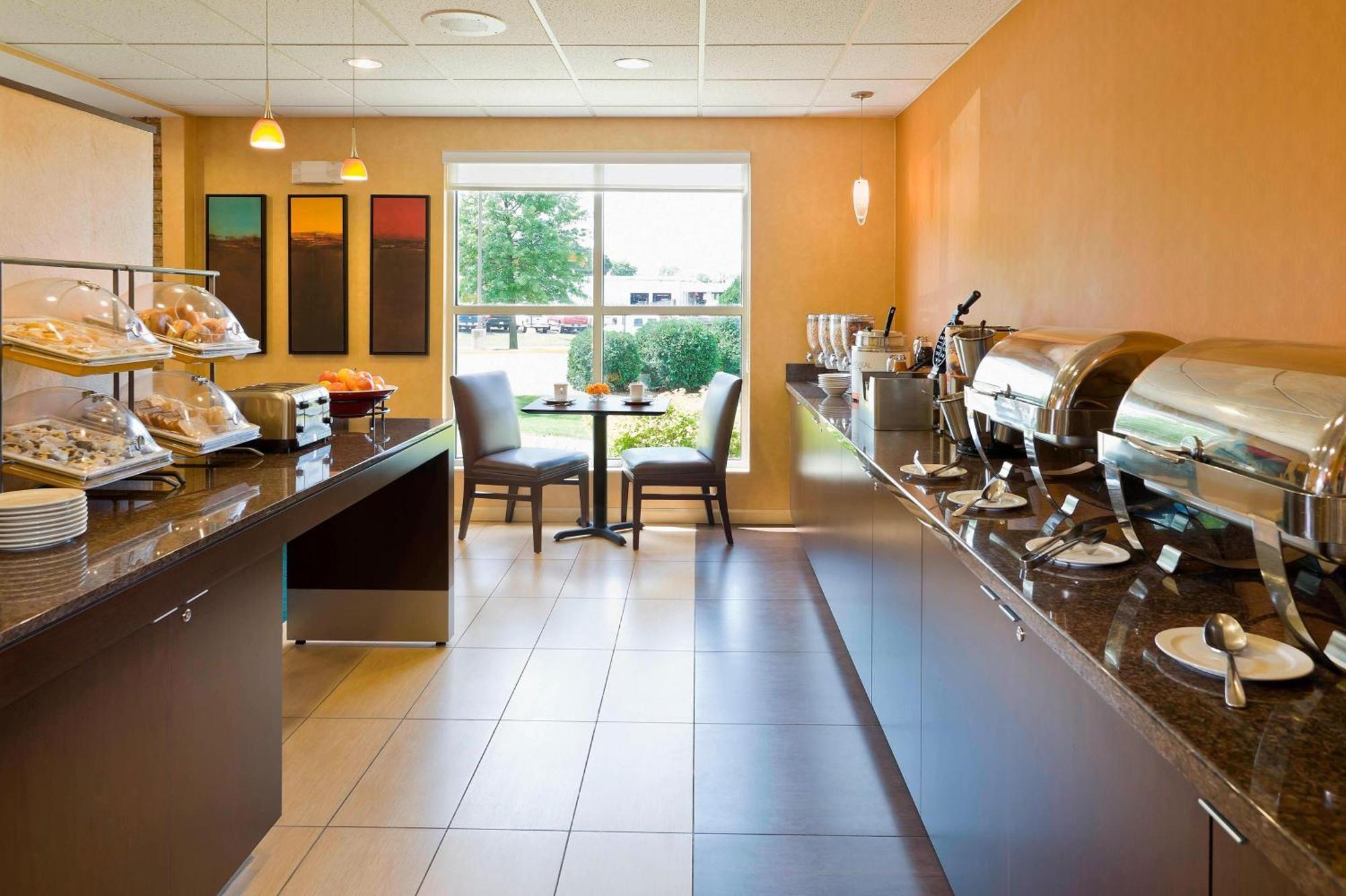 Residence Inn By Marriott Cedar Rapids Exterior photo